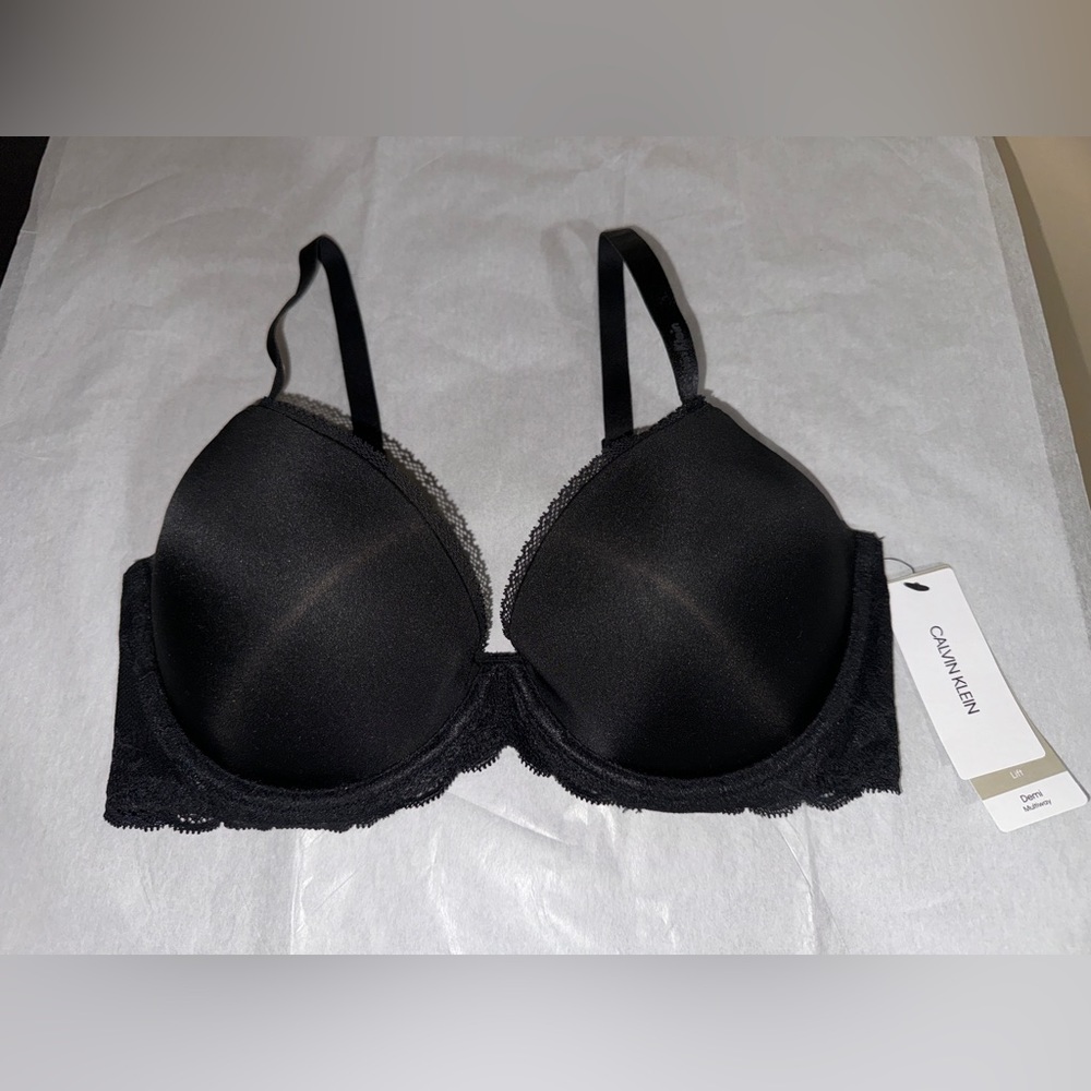 NWT Calvin Klein Seductive Comfort with Lace Bra Black 34D